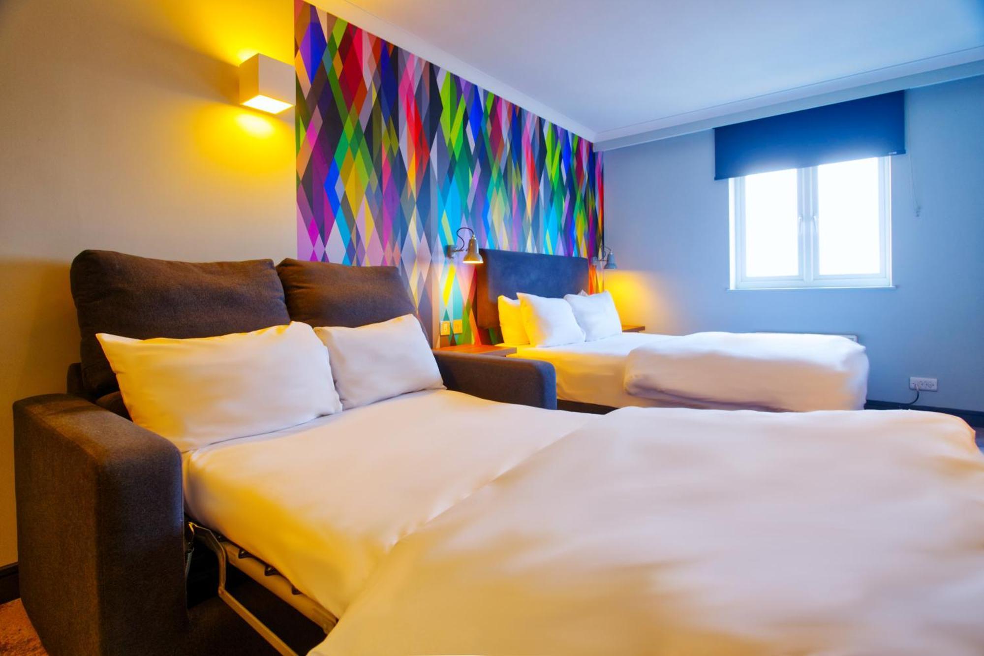 Village Hotel Manchester Hyde Esterno foto