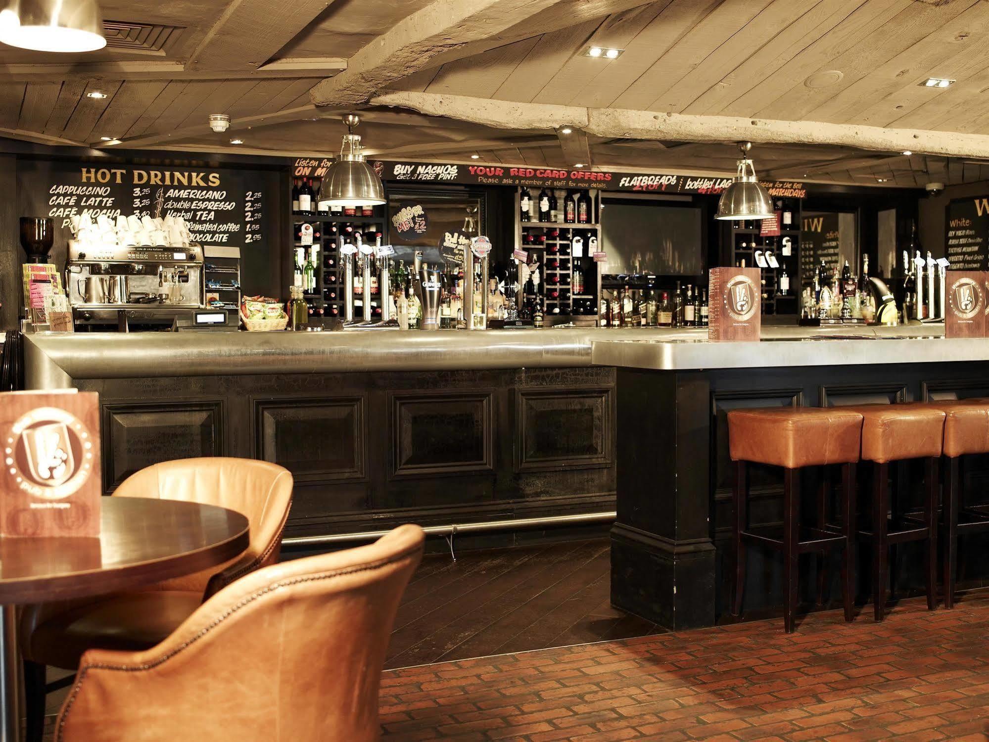 Village Hotel Manchester Hyde Esterno foto