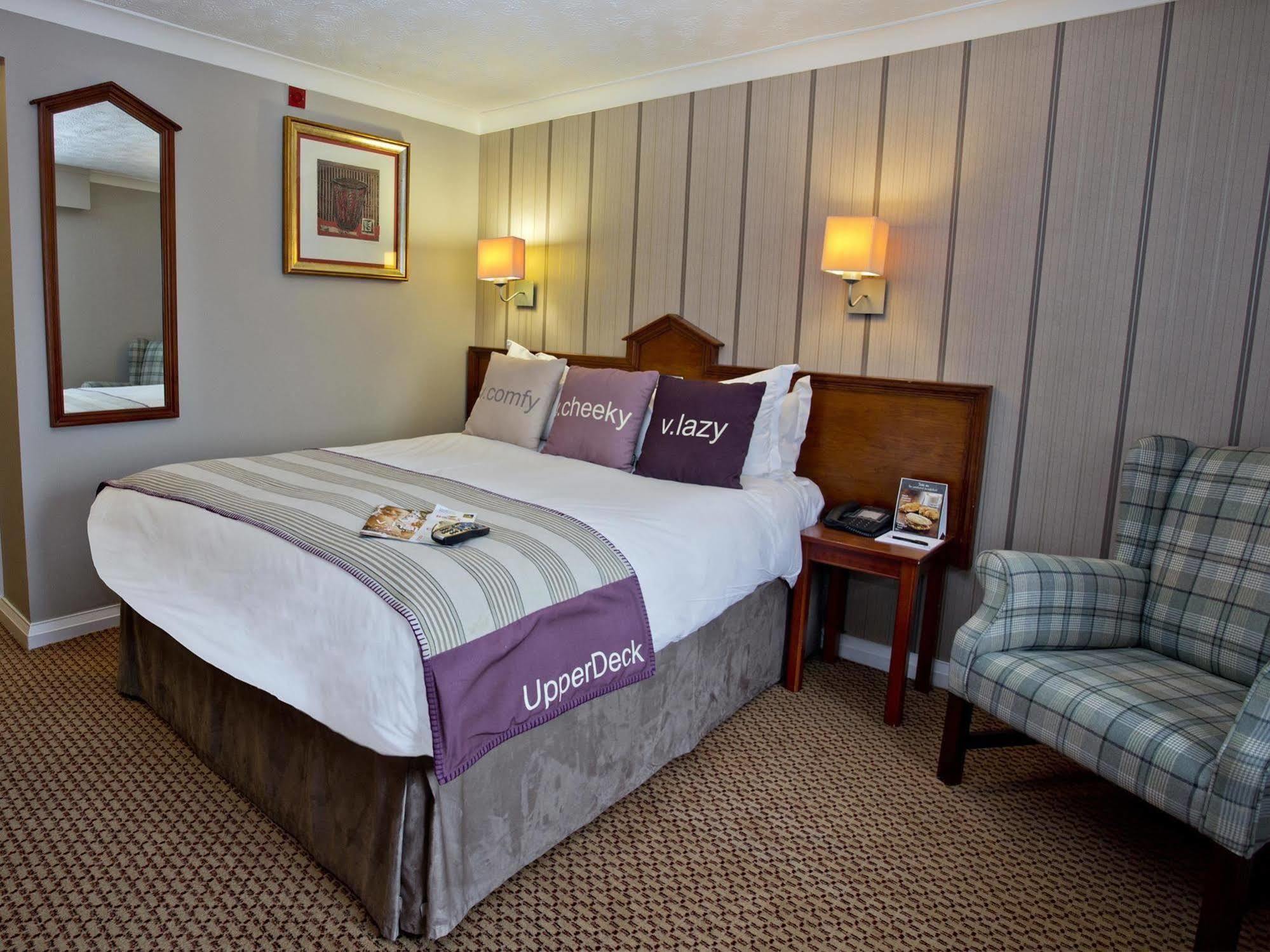 Village Hotel Manchester Hyde Esterno foto