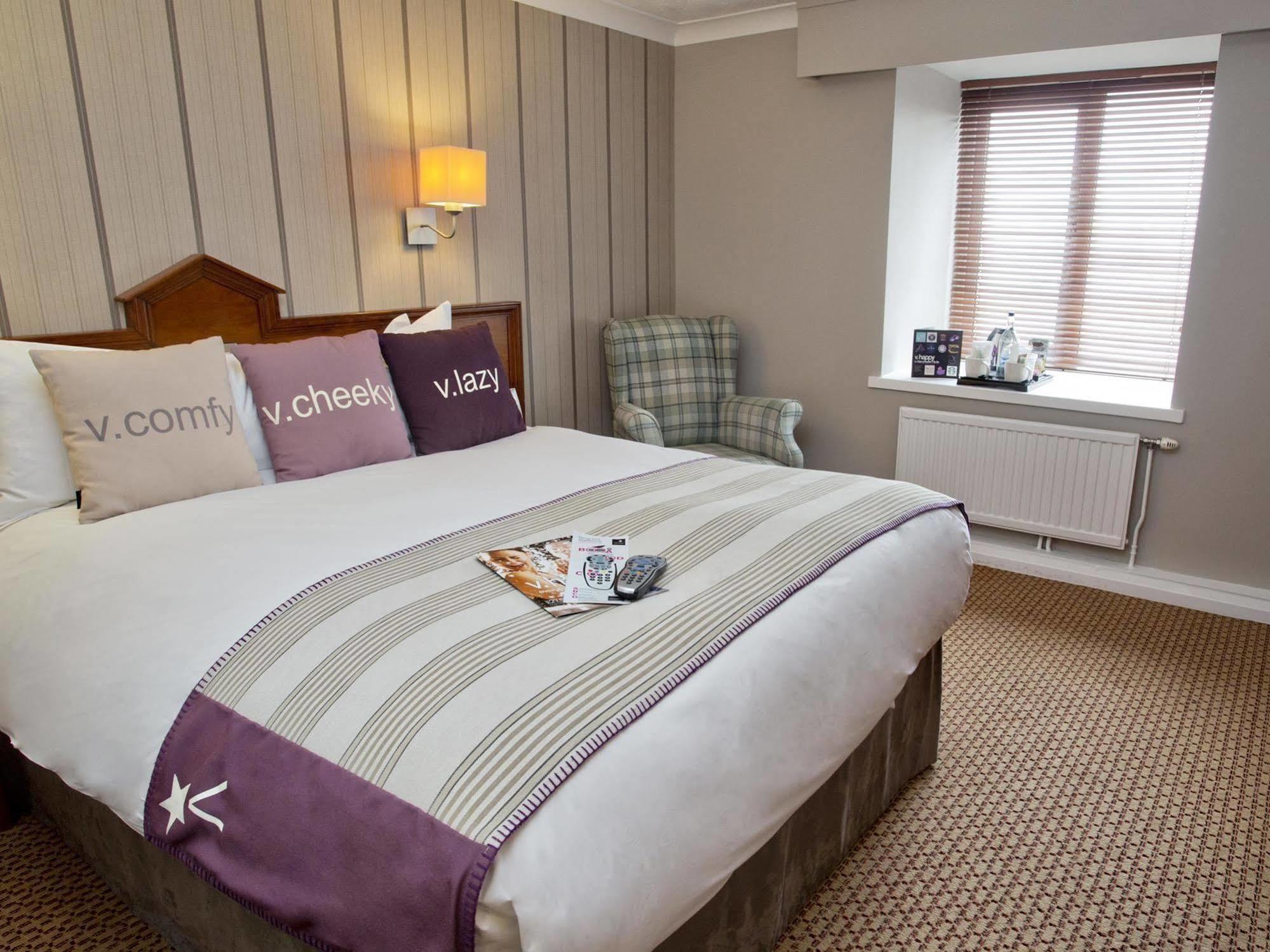 Village Hotel Manchester Hyde Esterno foto